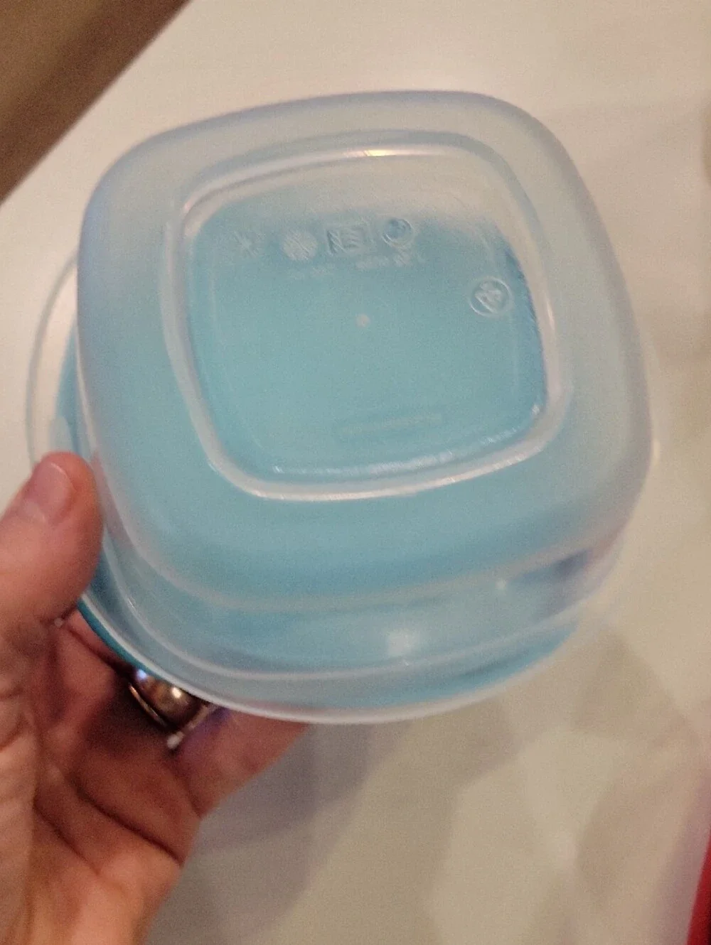 Rubbermaid Tupperware  Red and Light Blue Food Storage Containers